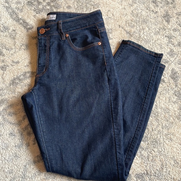 Woman’s Loft Curvy Skinny Jeans - Picture 3 of 8